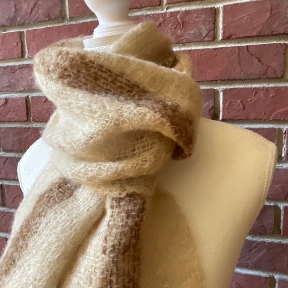Highlands Made in Scotland Mohair Wool Hand Made Scarf 9”x70” NWOT - Picture 8 of 11